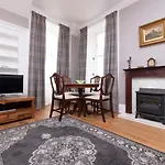 Joivy Cozy Apt Near Edinburgh Castle